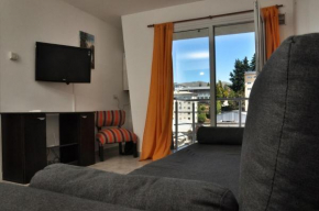 Departamento con Balcón a la calle principal de Bariloche